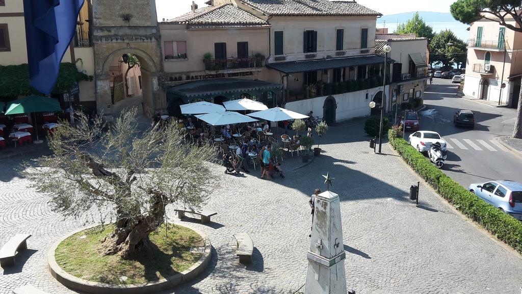 Relax In Piazzetta Casa E Appartamento Per Vacanze Trevignano Romano Ruang foto
