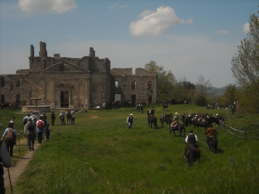 Relax In Piazzetta Casa E Appartamento Per Vacanze Trevignano Romano Bagian luar foto