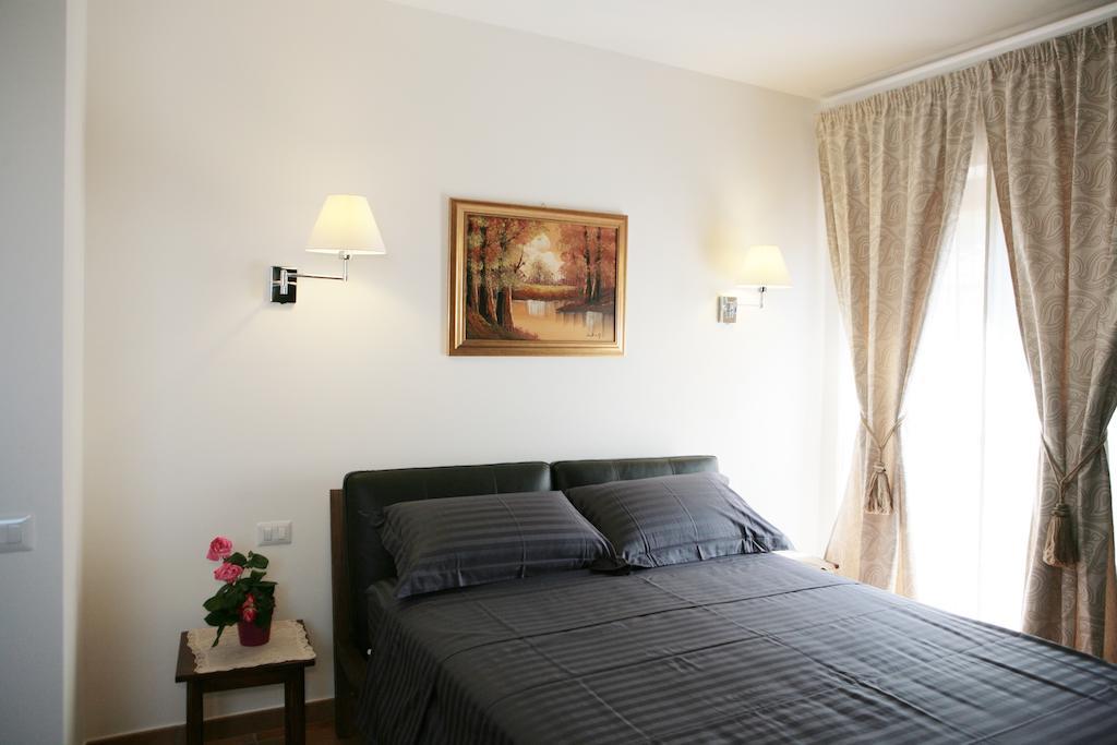 Relax In Piazzetta Casa E Appartamento Per Vacanze Trevignano Romano Ruang foto