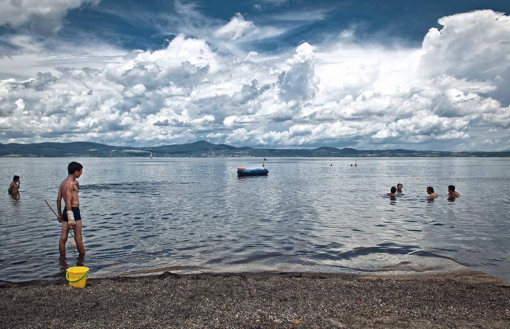 Relax In Piazzetta Casa E Appartamento Per Vacanze Trevignano Romano Bagian luar foto